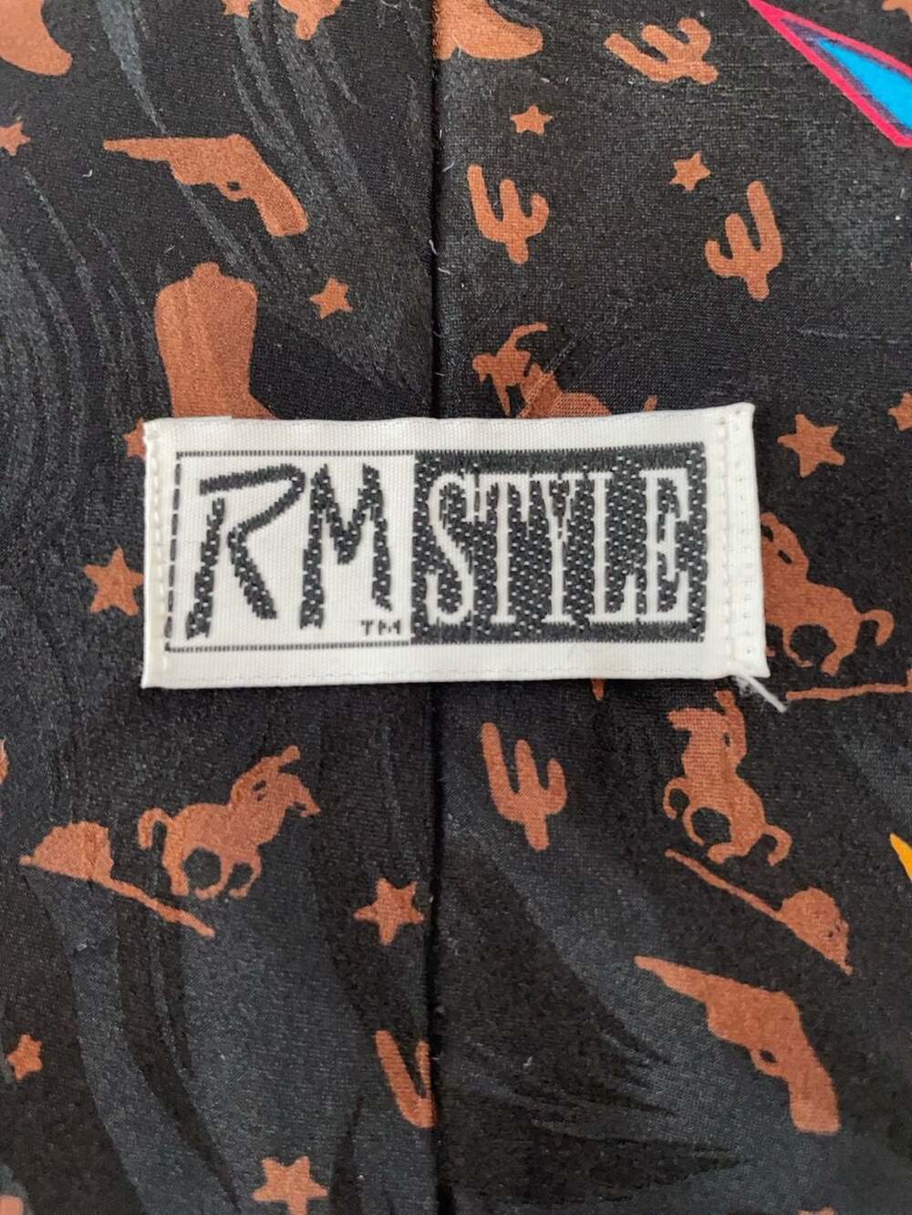 Vintage 1995 RM Style Ralph Marlin Western Bull Pattern 100% Silk Necktie